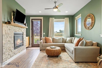 /international/us/3098-lori-lane-bozeman-mt-110119626623/