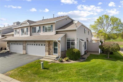 /international/us/837-summer-pines-circle-hudson-wi-110107996982/