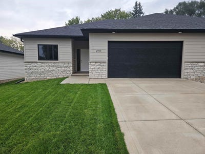 /international/us/2505-hinrich-ct-sioux-city-ia-110120156445/