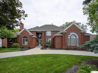 /international/us/16432-leavenworth-circle-omaha-ne-110108552040/