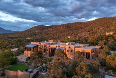 /international/us/4004-sendero-penitente-taos-nm-110109777349/