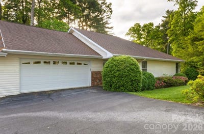 /international/us/108-bridgette-loop-road-hendersonville-nc-110107891116/