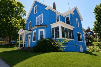 /international/us/300-hillside-avenue-berlin-nh-110108541745/
