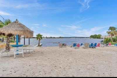 /international/us/604-highcrest-drive-granite-shoals-tx-110108477416/