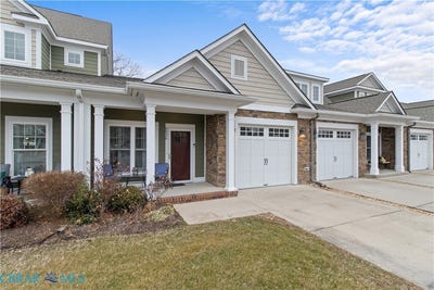 /international/us/6926-colemans-crossing-avenue-hayes-va-110107937542/