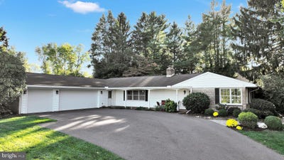 /international/us/70-foxcroft-drive-camp-hill-pa-110120583272/