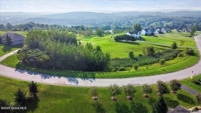 /international/us/18-edinburgh-drive-schodack-ny-110099990683/