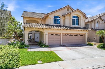 /international/us/24-calabria-lake-forest-ca-110108355484/