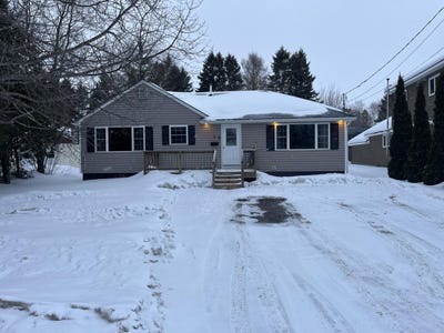 /international/us/8-lincoln-street-presque-isle-me-110106034794/