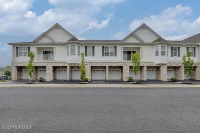/international/us/213-picadilly-drive-morganville-nj-110109042338/