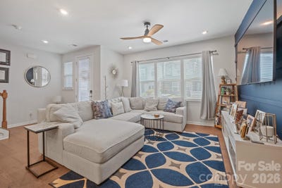 /international/us/6161-pierce-lane-kannapolis-nc-110119629733/