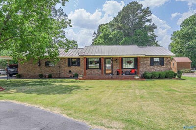 /international/us/145-lakewood-drive-e-muscle-shoals-al-110103045450/