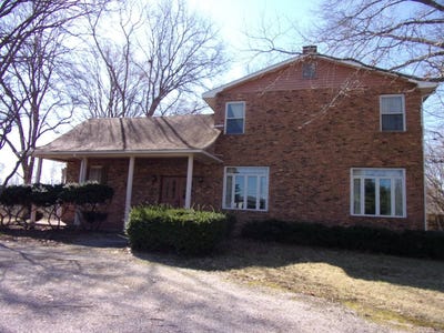/international/us/680-west-bridgeport-street-white-h-il-110106842316/
