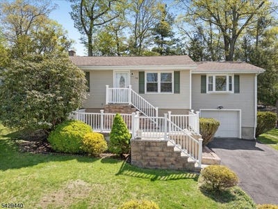 /international/us/119-rollins-trl-hopatcong-boro-nj-110107857717/