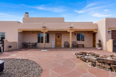 /international/us/27-medina-lane-taos-nm-110098515279/