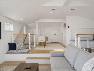 /international/us/193-seaconnet-boulevard-portsmouth-ri-110105633673/