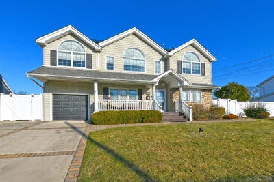 /international/us/120-brenner-avenue-bethpage-ny-110104881940/