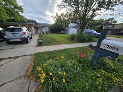 /international/us/15606-vista-drive-oak-forest-il-110108935584/