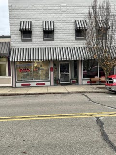 /international/us/163-s-main-street-leslie-mi-110103519256/