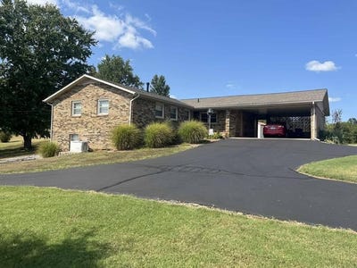/international/us/810-front-street-central-city-ky-110106957889/