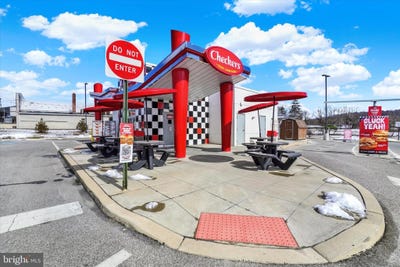 /international/us/4315-n-george-street-york-pa-110107632199/