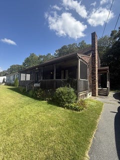 /international/us/1164-victoria-st-new-bedford-ma-110101889746/