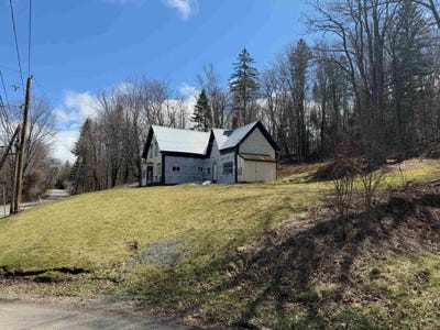 /international/us/20-high-street-colebrook-nh-110107399200/