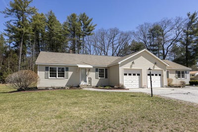 /international/us/7-abby-circle-topsham-me-110098995850/