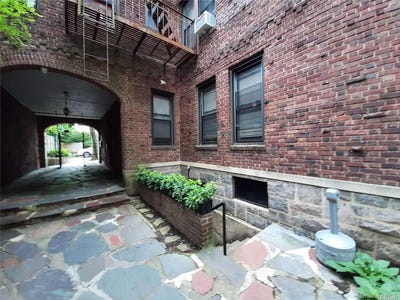 /international/us/1-hillside-avenue-great-neck-ny-110108740196/
