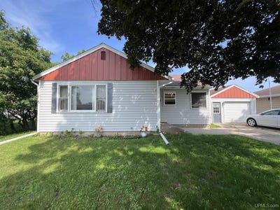 /international/us/805-s-20th-escanaba-mi-110100966479/