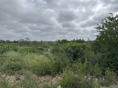 /international/us/73-rocky-hls-uvalde-tx-110081822350/