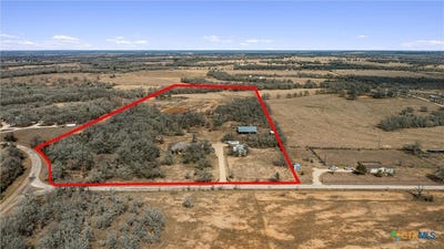 /international/us/173-county-road-458a-thorndale-tx-110105383741/