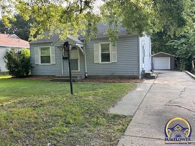 /international/us/2032-sw-randolph-ave-topeka-ks-110101394139/