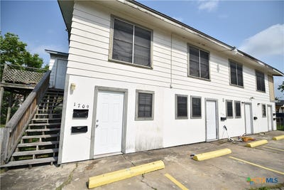 /international/us/1705-holloman-drive-port-lavaca-tx-110108075561/
