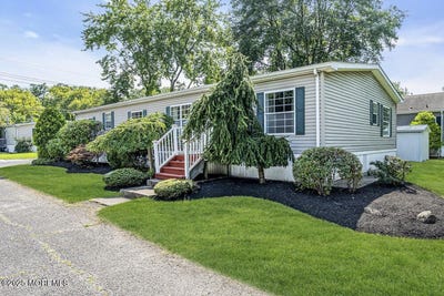 /international/us/93-village-road-morganville-nj-110108167206/