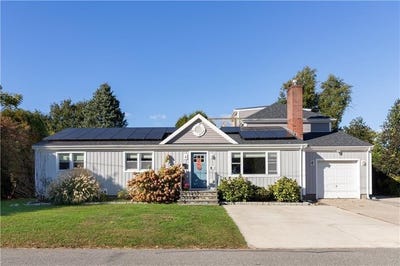 /international/us/4-james-street-middletown-ri-110104408005/