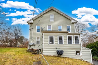/international/us/243-pond-street-new-britain-ct-110103986605/