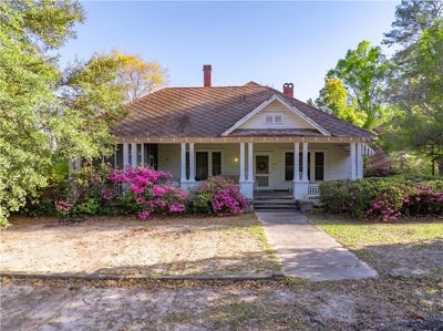 /international/us/241-strickland-avenue-blackshear-ga-110106727417/