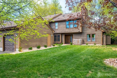 /international/us/138-oakmont-court-edison-nj-110107379182/