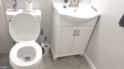 /international/us/7143-donnell-place-district-heights-md-110100582468/