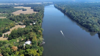 /international/us/135-arrowhead-point-orrville-al-110102359651/