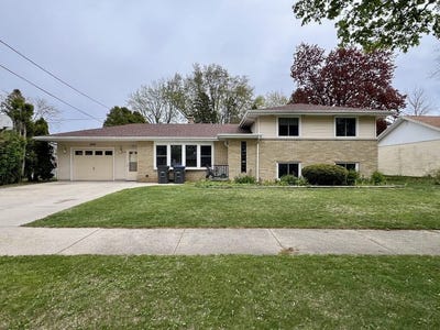 /international/us/3205-n-10th-st-sheboygan-wi-110108346600/
