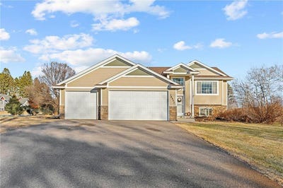 /international/us/16921-vickers-street-ne-ham-lake-mn-110106490837/