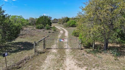/international/us/1292-peak-lane-salado-tx-110105642037/