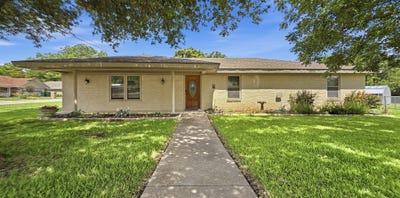 /international/us/610-meadowlark-street-hamilton-tx-110108887810/