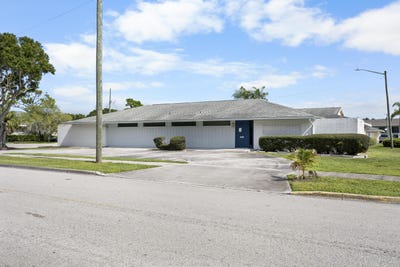 /international/us/1900-nebraska-avenue-fort-pierce-fl-110107347031/