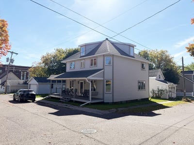 /international/us/630-7th-street-lake-linden-mi-110120152012/