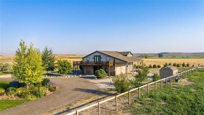 /international/us/115-lane-16-cody-wy-110098750943/