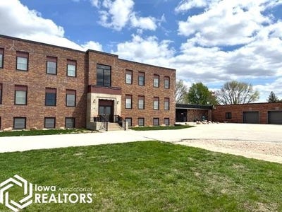 /international/us/1906-90th-avenue-algona-ia-110107988334/