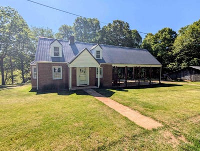 /international/us/261-newmantown-road-dugspur-va-110108231931/